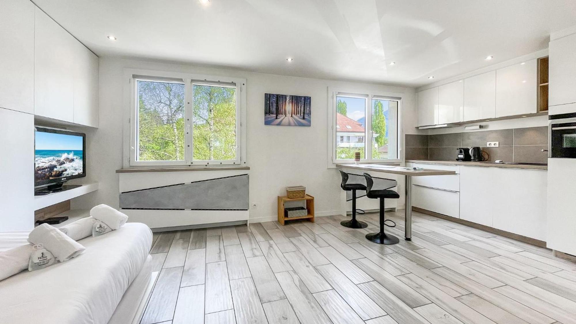 Homey Tidy - New / Proche Centre Annecy / Parking Gratuit / Logement Entierement Equipe Exteriör bild